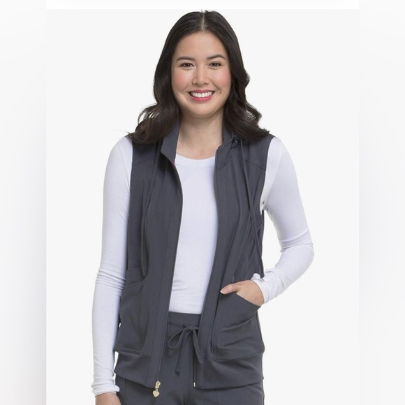 Heart Soul Jogger Scrub Set - Picture 10 of 11